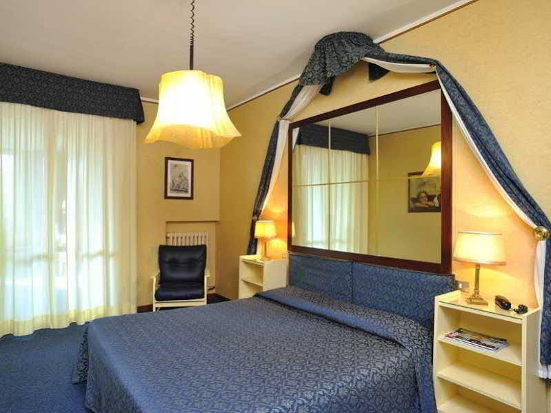 Hotel & Residence Dei Duchi Урбіно Екстер'єр фото